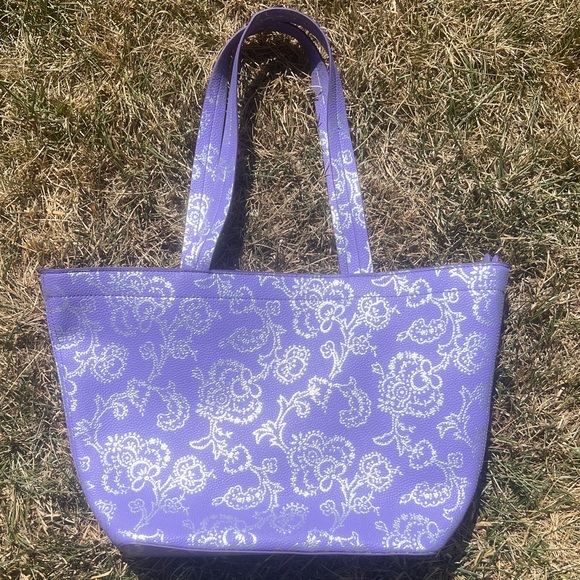 Vera Bradley Handbags - Vera Bradley Lavender Floral Tote